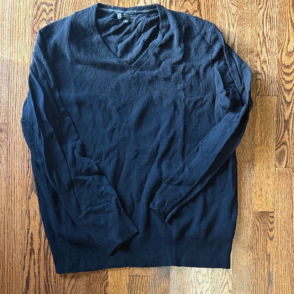 Banana Republic Men's Dark V-Neck Sweater